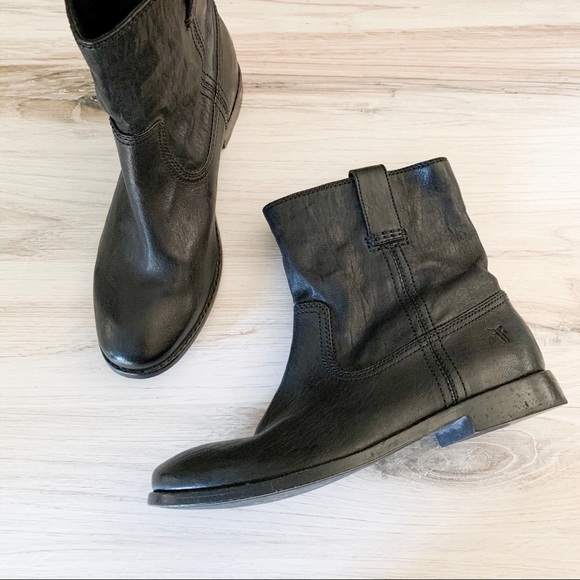 Frye Shoes - Frye Anna Shortie Leather Bootie
